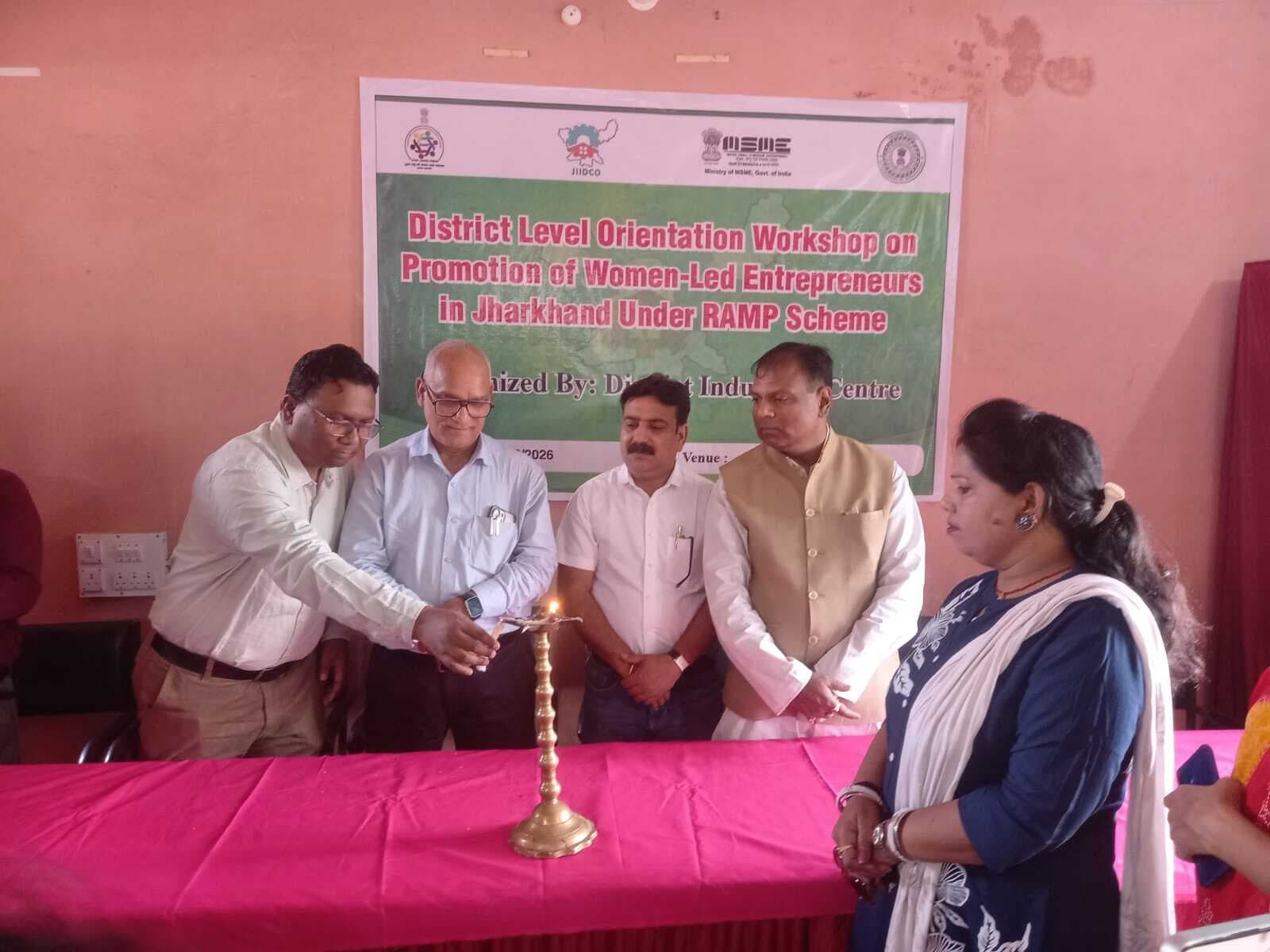 Deoghar news : महिलाएं लघु, सूक्ष्म व मध्यम उद्योग स्थापित कर आर्थिक रूप से बन सकती हैं सशक्त : महाप्रबंधक