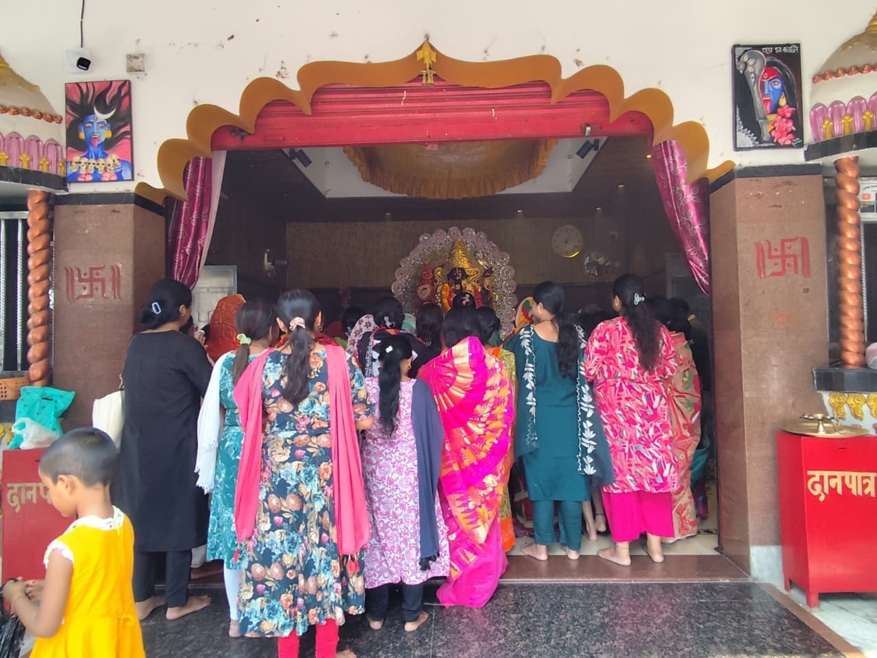 आमव्सया पर काली मंदिरों में हुई पूजा अर्चना