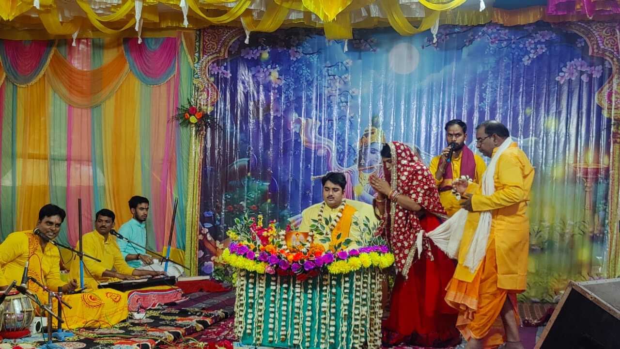 रासलीला व कंस वध की प्रस्तुति ने श्रद्धालुओं को किया भाव-विभोर