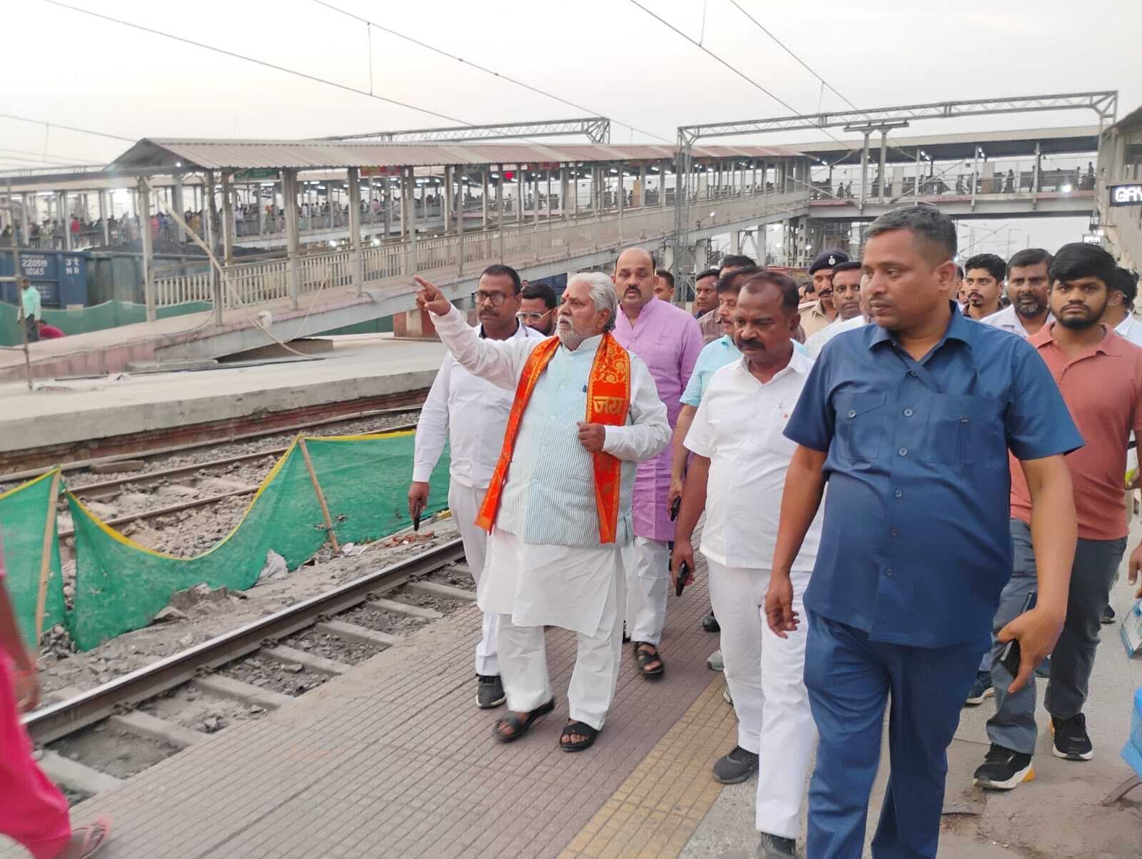 समय पर सभी विकास कार्यों को पूरा करें