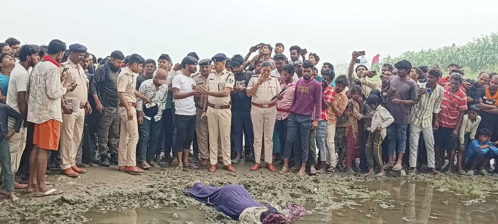 बेलदौर में पति व ससुराल वालों ने की महिला की हत्या, घर से दूर शव को पुल के नीचे फेंका