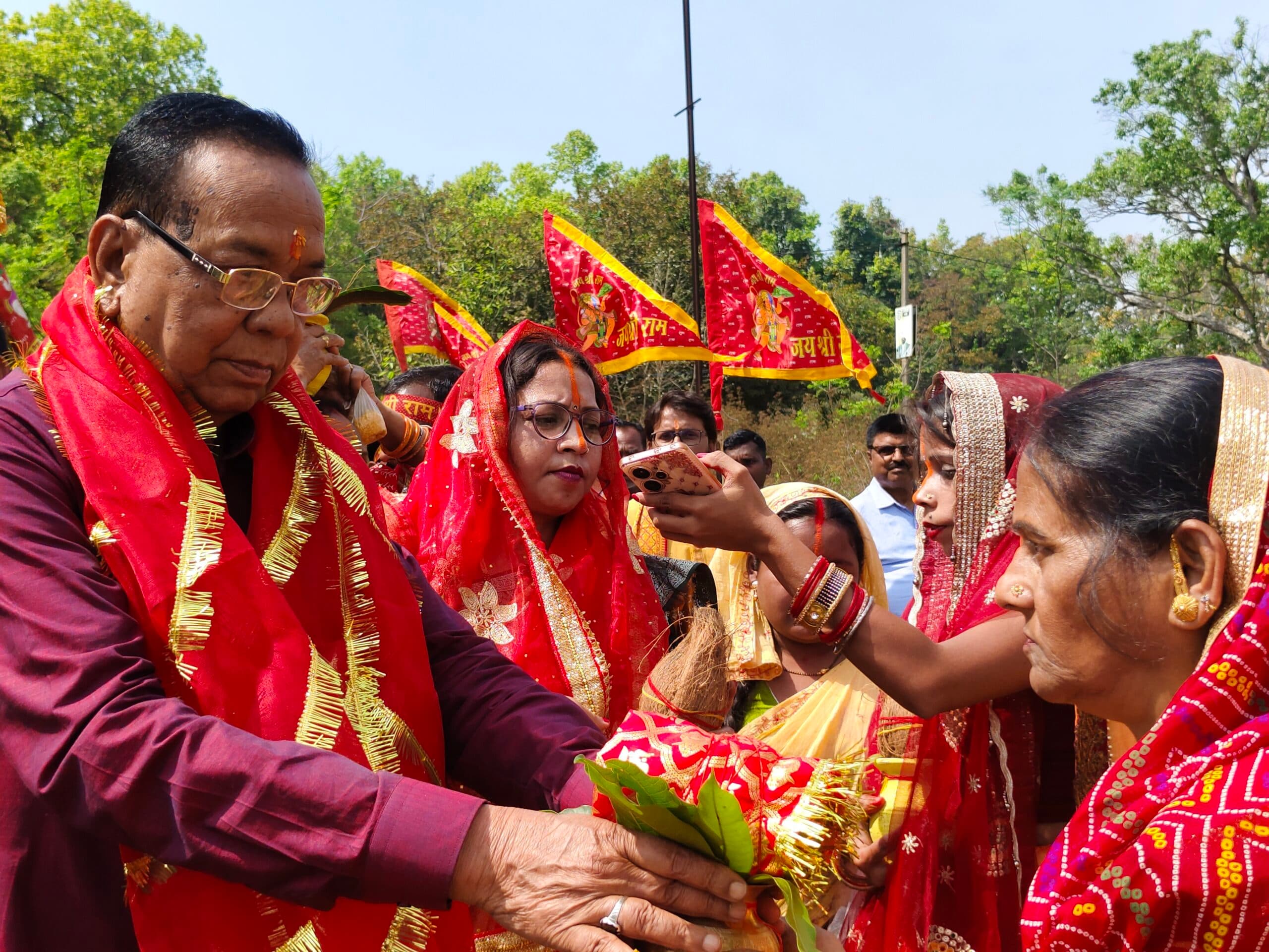 1111 श्रद्धालुओं ने निकाली कलश यात्रा