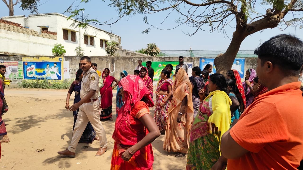 करोड़ों की ठगी का मुख्य आरोपित पत्नी समेत गिरफ्तार