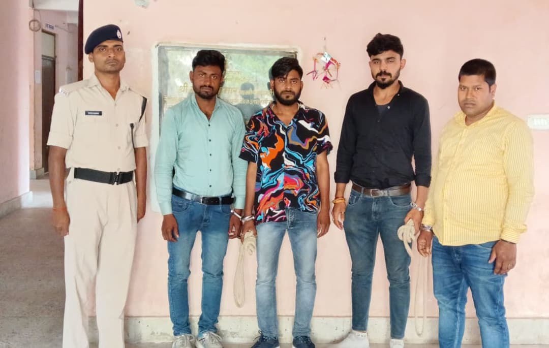 विदेशी शराब के साथ तीन तस्कर व चार शराबी को किया गिरफ्तार