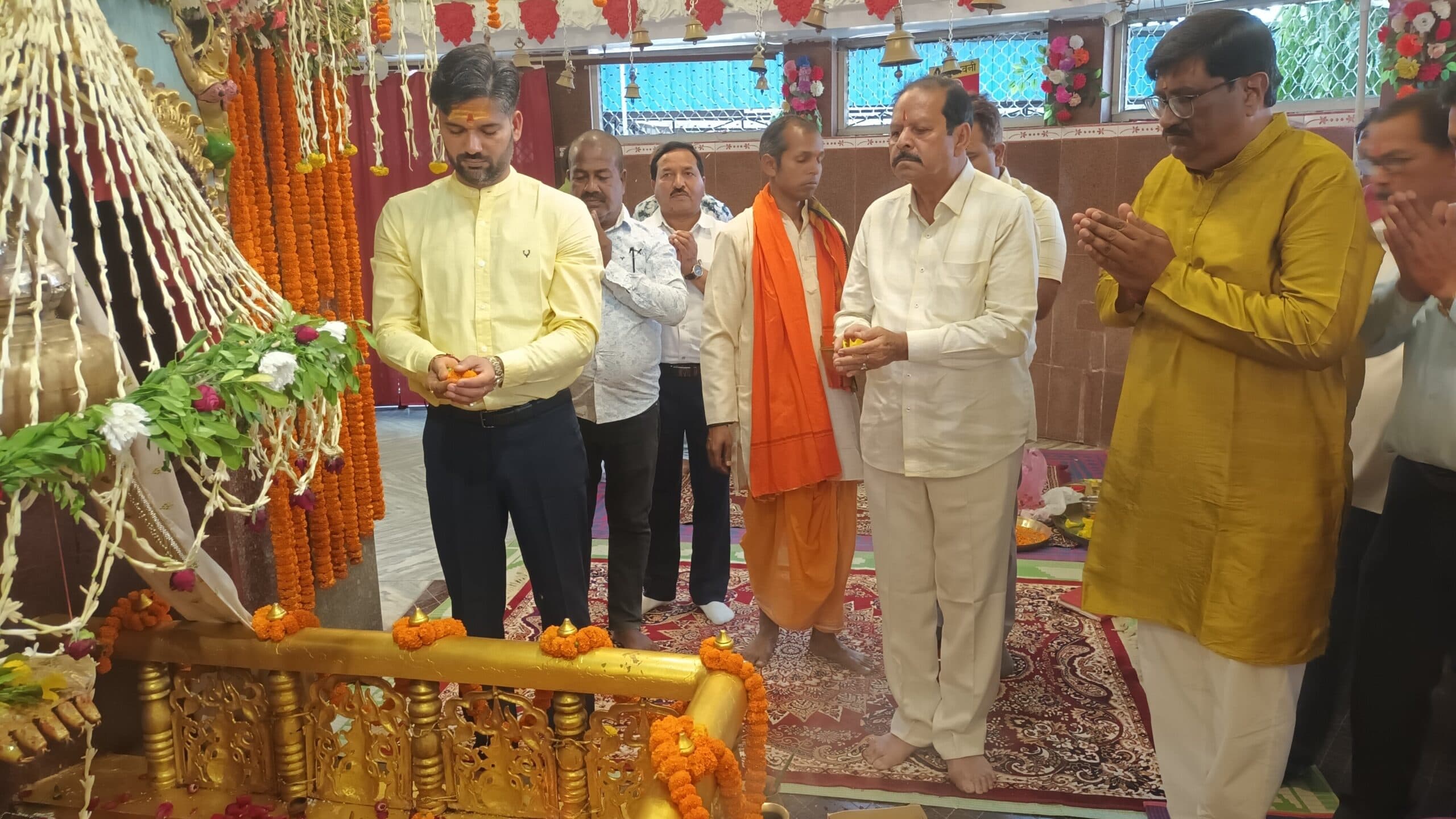 वर्ष प्रतिपदा पर बाबा आमरेश्वर धाम में हुई शृंगार पूजा