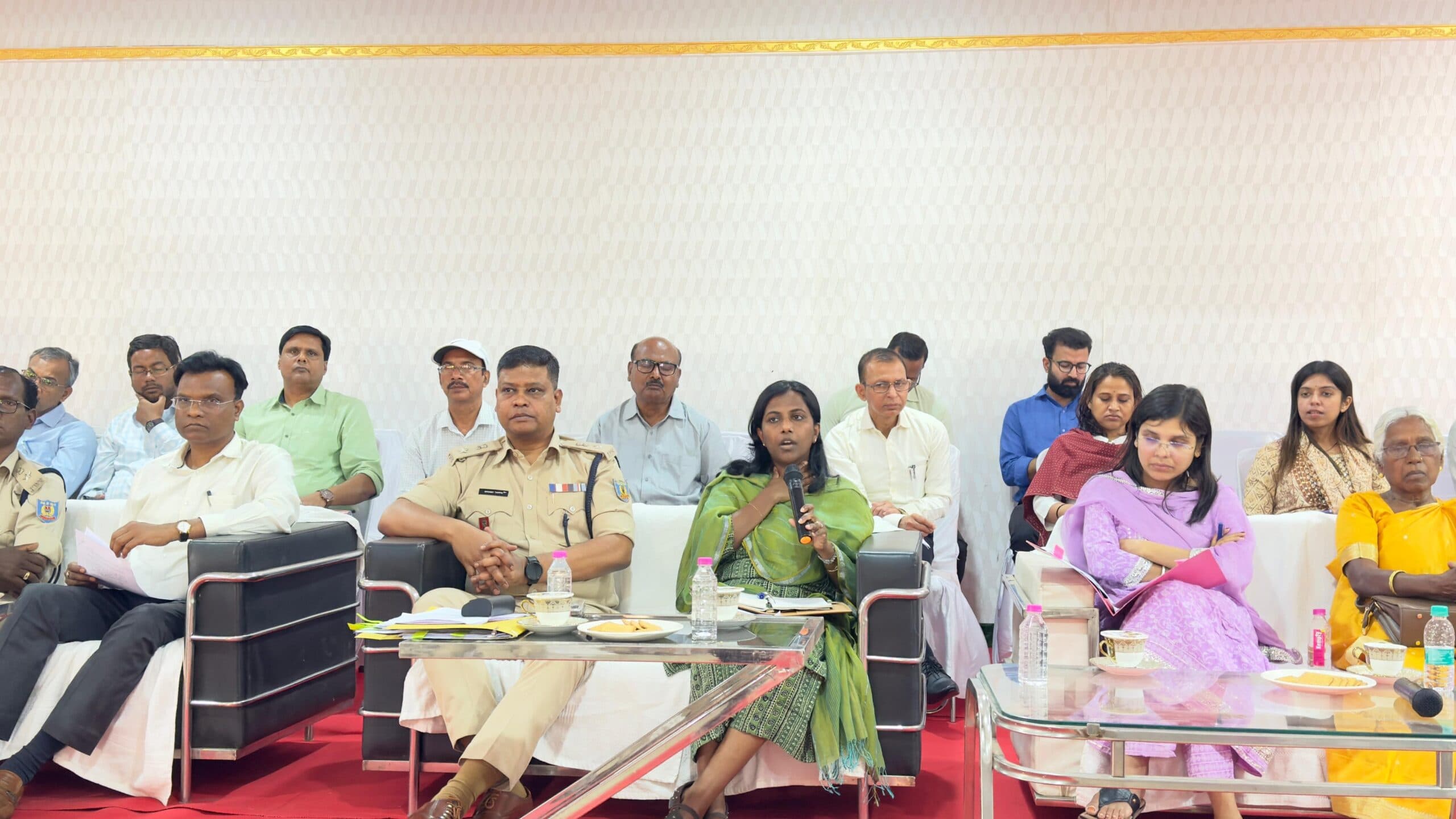 पारंपरिक तरीके से मनायें त्योहार, परंपरा से हट कर कुछ नहीं करें