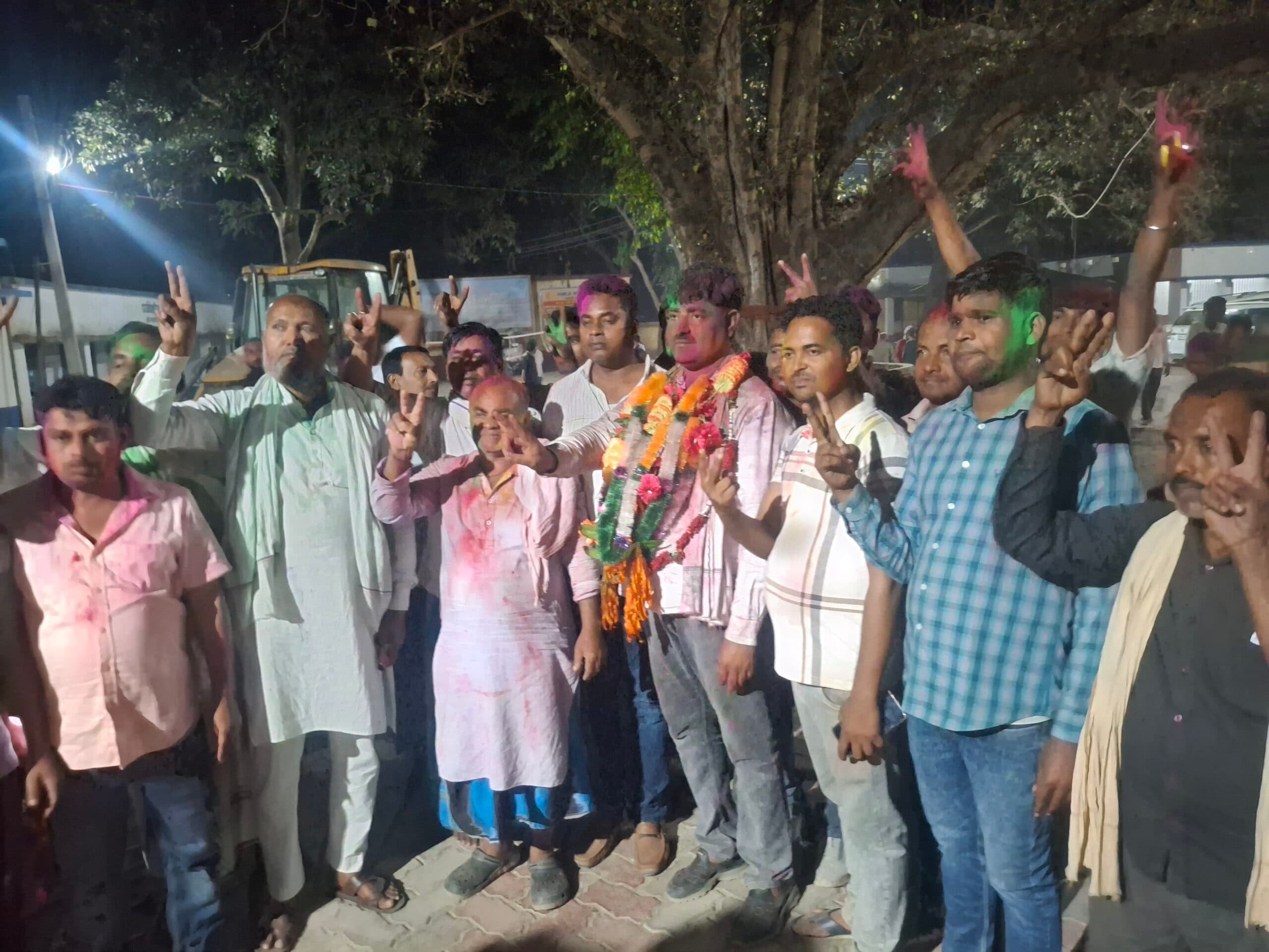 मोरसंडा में पैक्स अध्यक्ष बने कैसर रजा