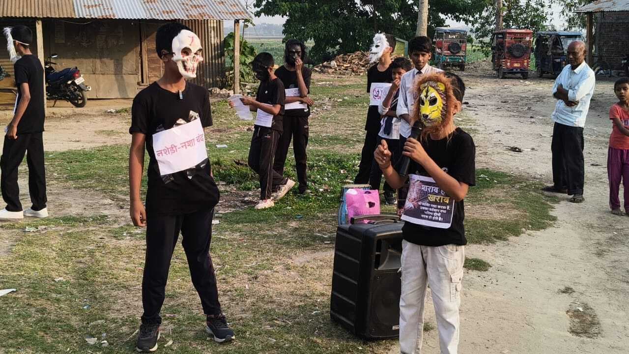 नुक्कड़ नाटक के माध्यम से नवोदय के छात्रों ने नशा मुक्ति का दिया संदेश