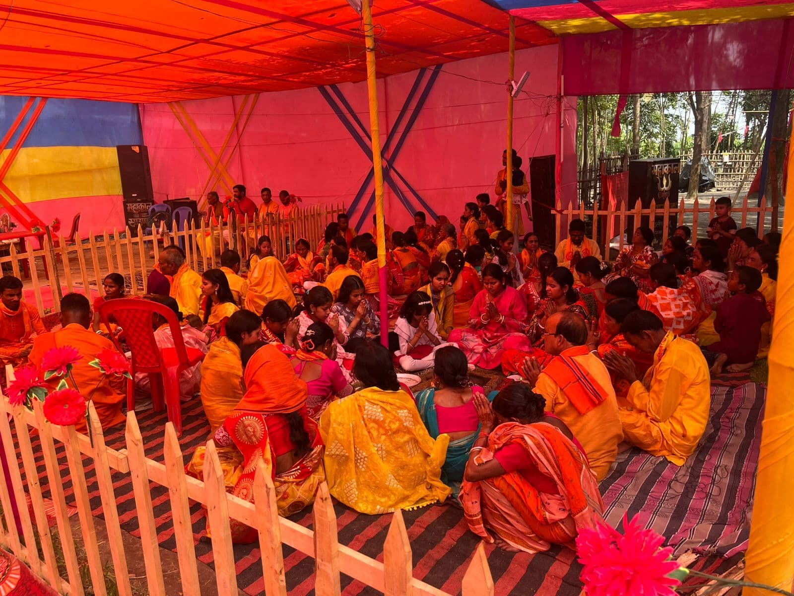 नौ कुंडीय गायत्री महायज्ञ सह संस्कार महोत्सव का आयोजन, उमड़ी श्रद्धालुओं की भीड़