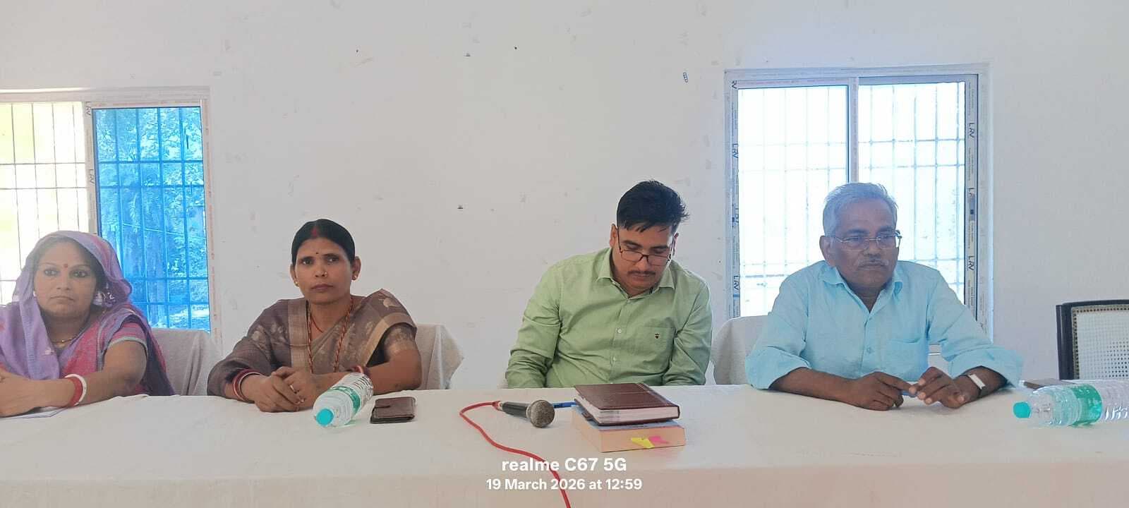 कोरम के अभाव में बैठक स्थगित, प्रमुख उर्मिला देवी की कुर्सी बरकरार