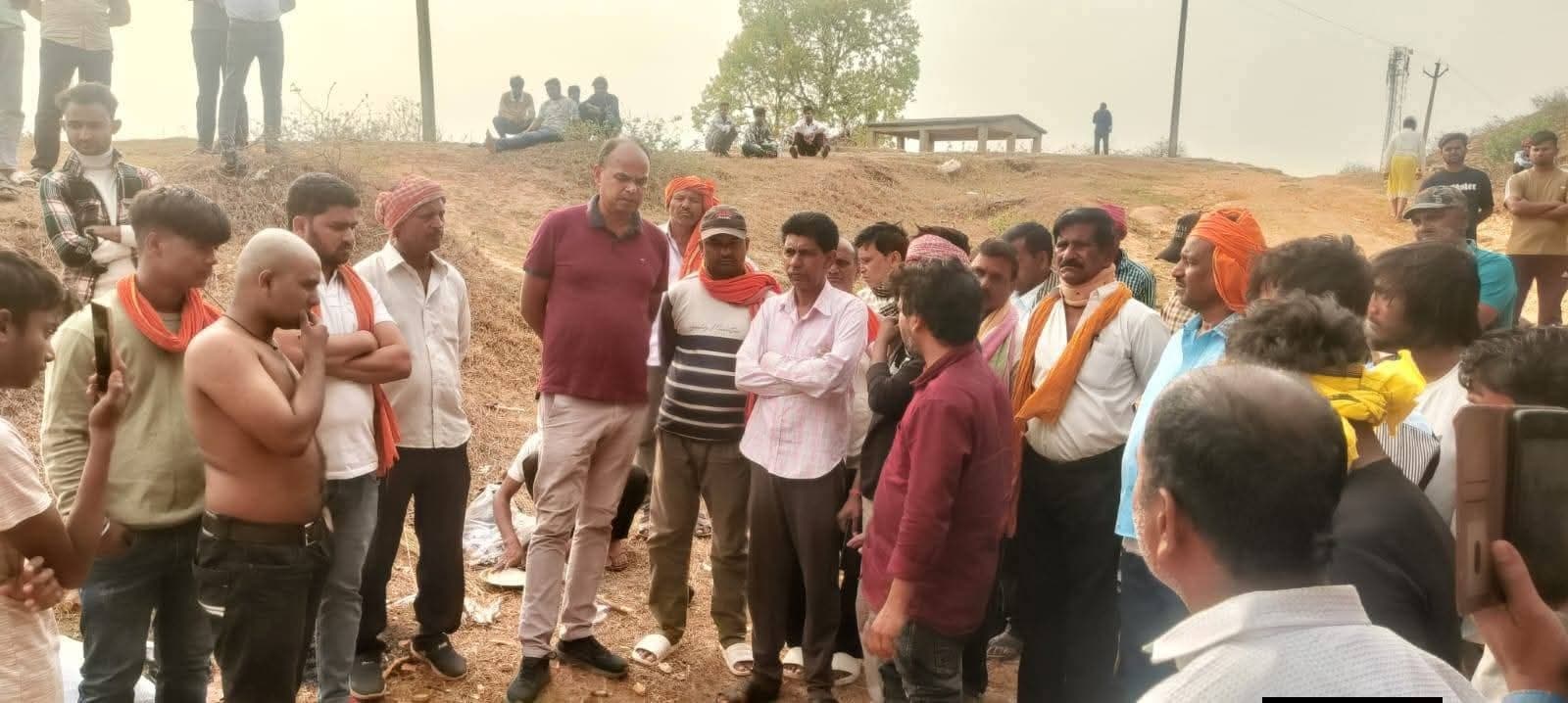 Giridih News :मुंबई से प्रवासी मजदूर का शव गांव पहुंचा, मातम