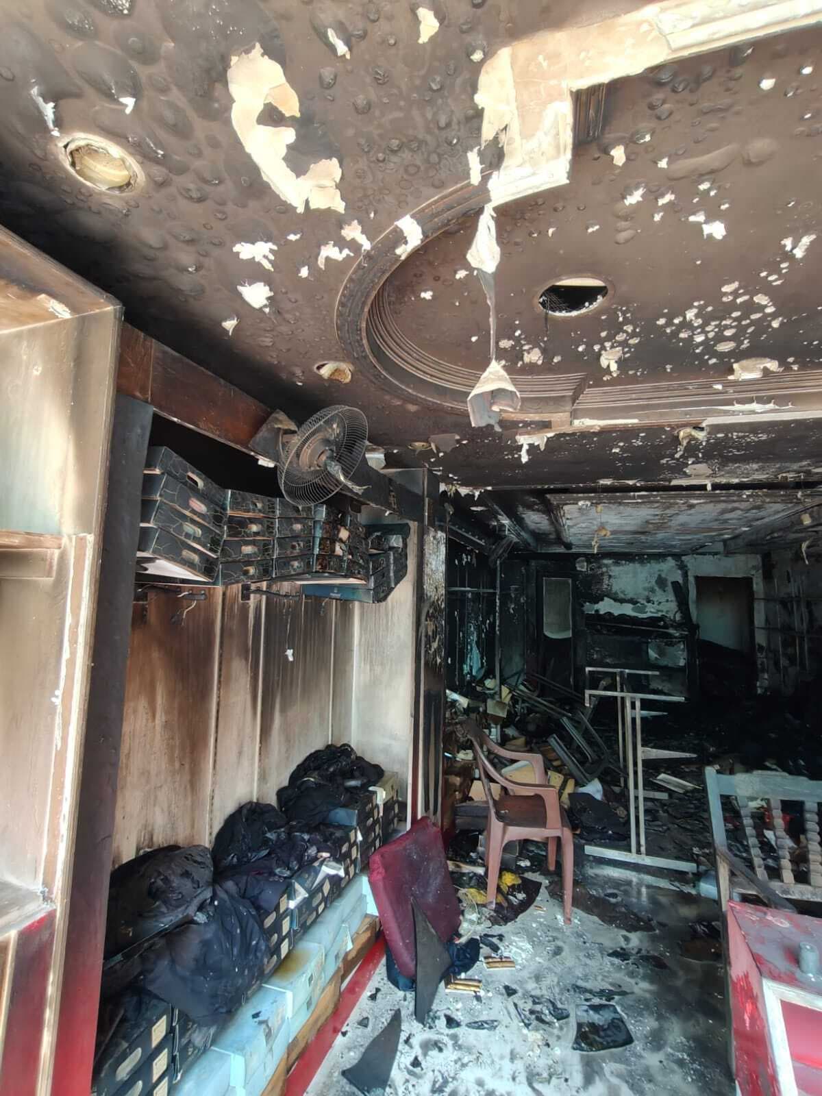 शॉर्ट सर्किट से रेडीमेड कपड़े की दुकान में लगी आग