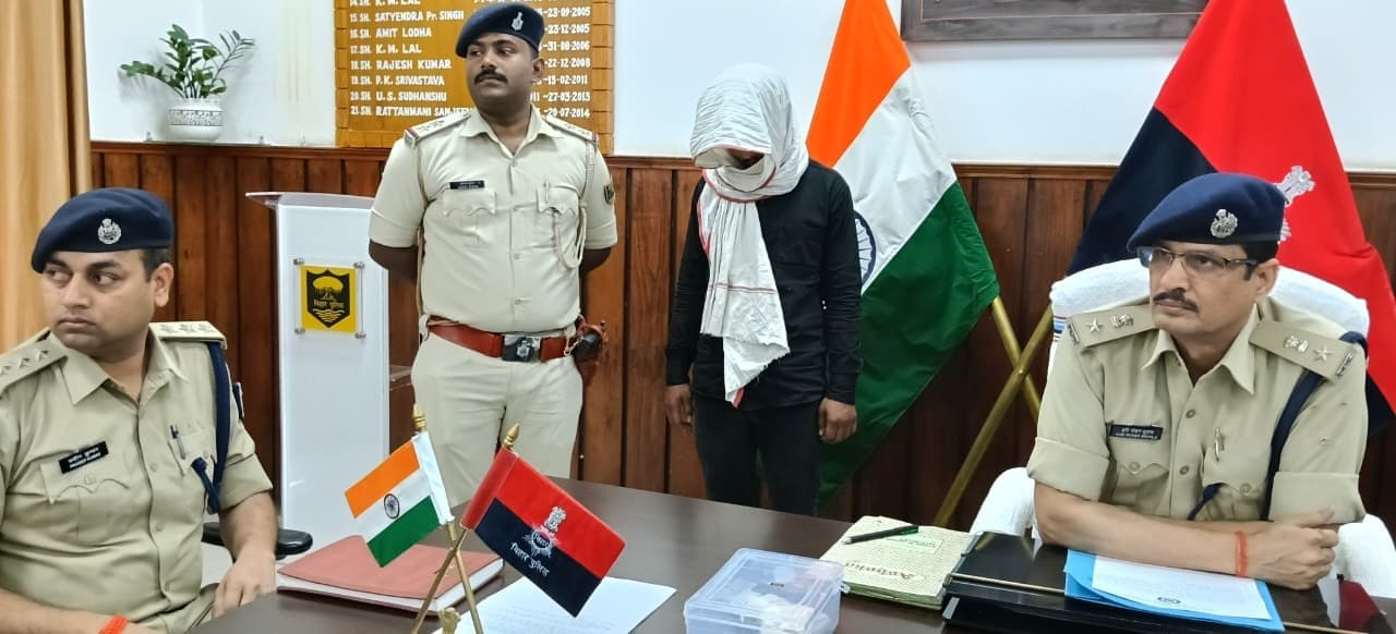 मां के साथ अवैध संबंध रखने पर बेटे ने गोली मारकर की थी युवक की हत्या, गिरफ्तार