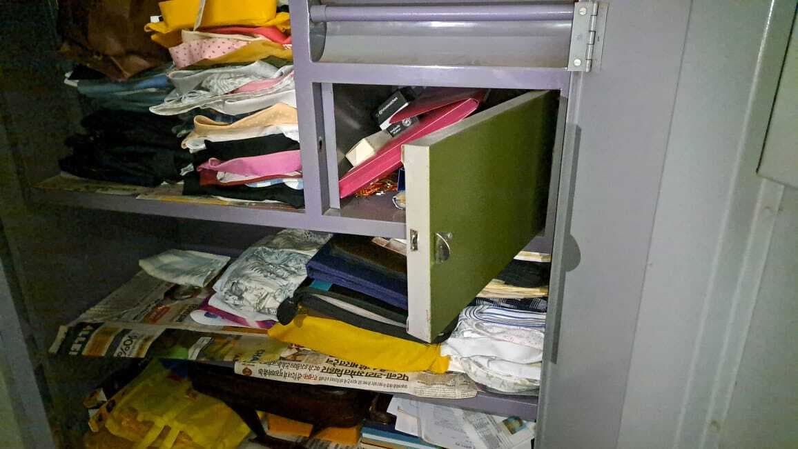 डीएम के प्रधान आशुलिपिक के सरकारी क्वार्टर से लाखों की चोरी