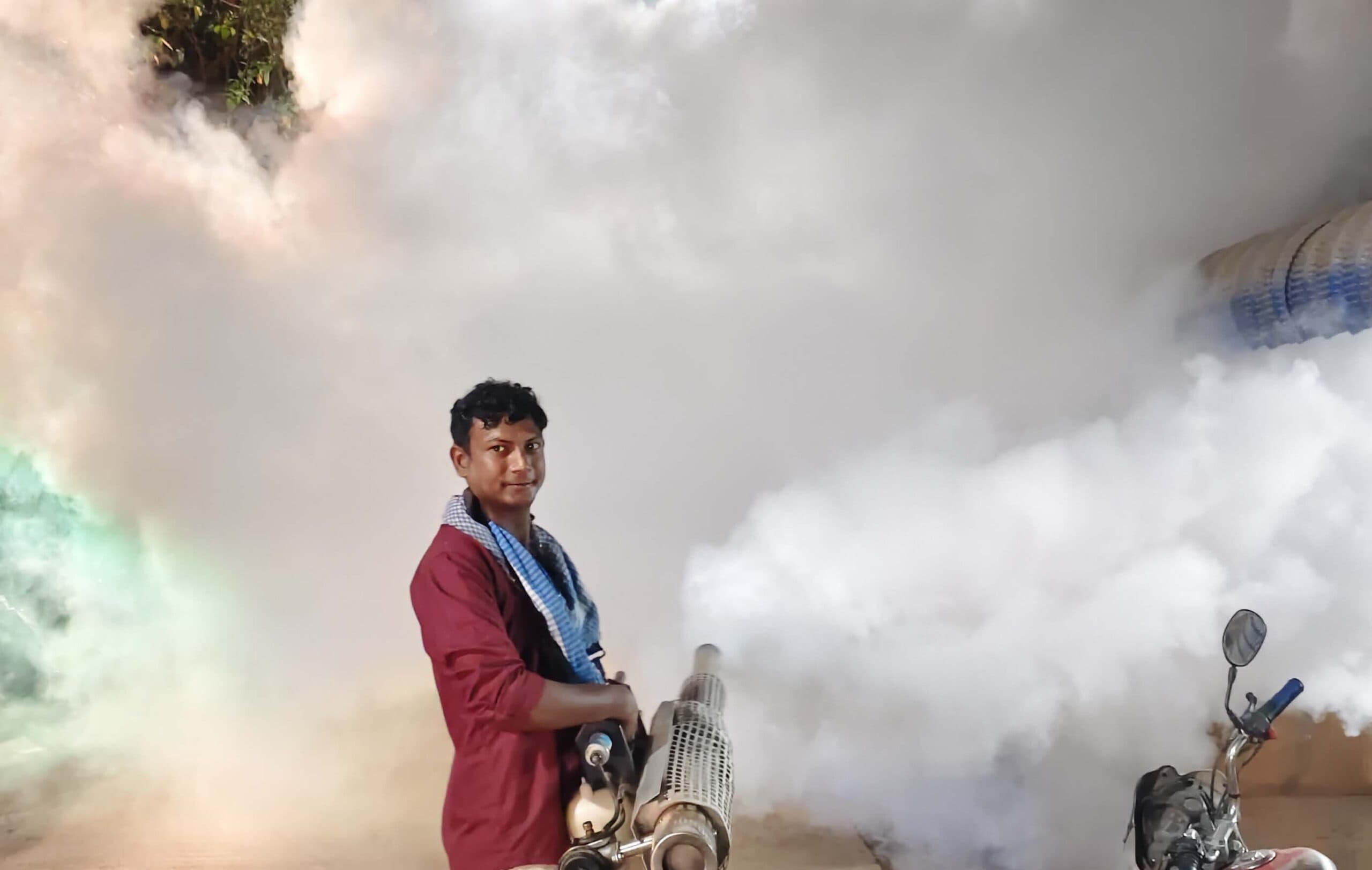 बीमारियों से बचाव को लेकर नगर पंचायत ने करायी फॉगिंग