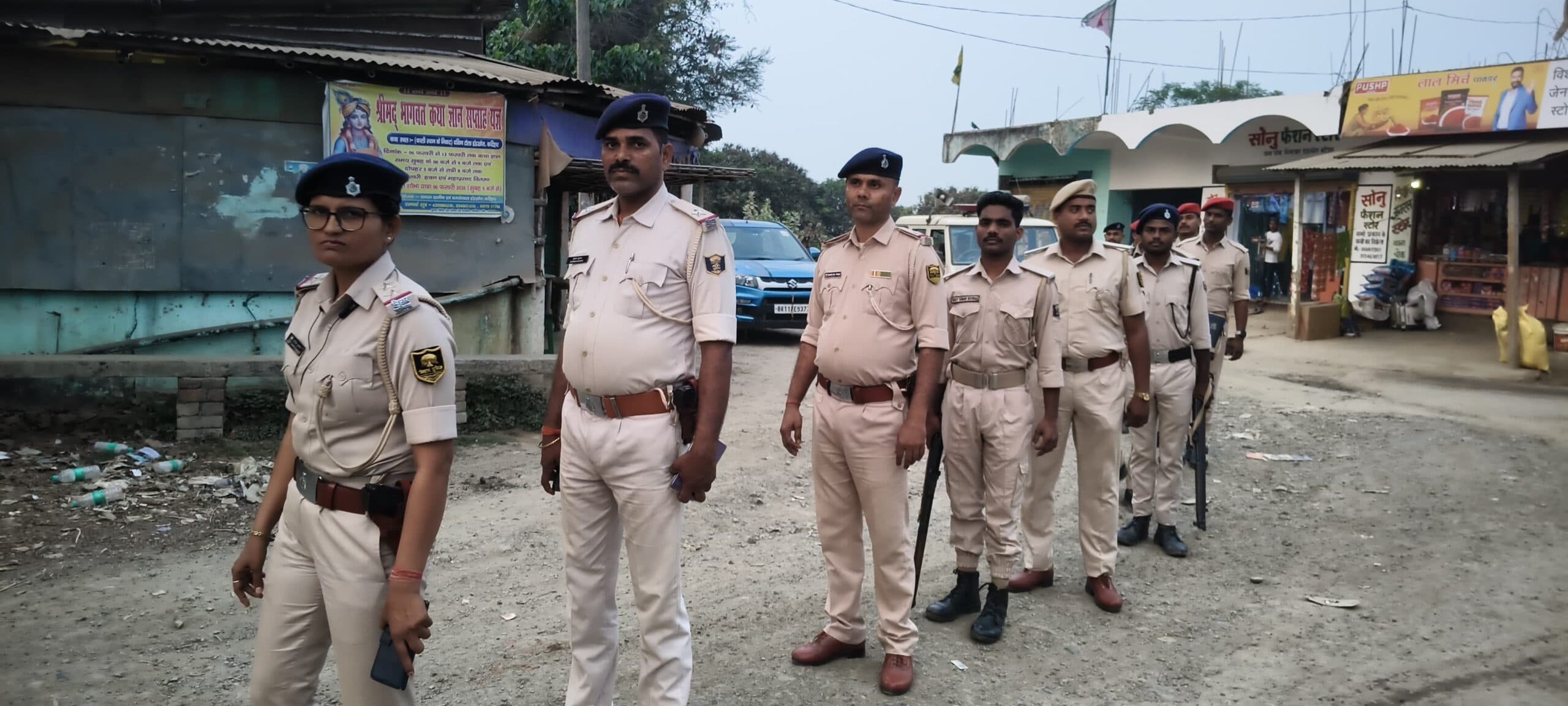 ईद को लेकर विभिन्न क्षेत्रों में निकाला फ्लैग मार्च