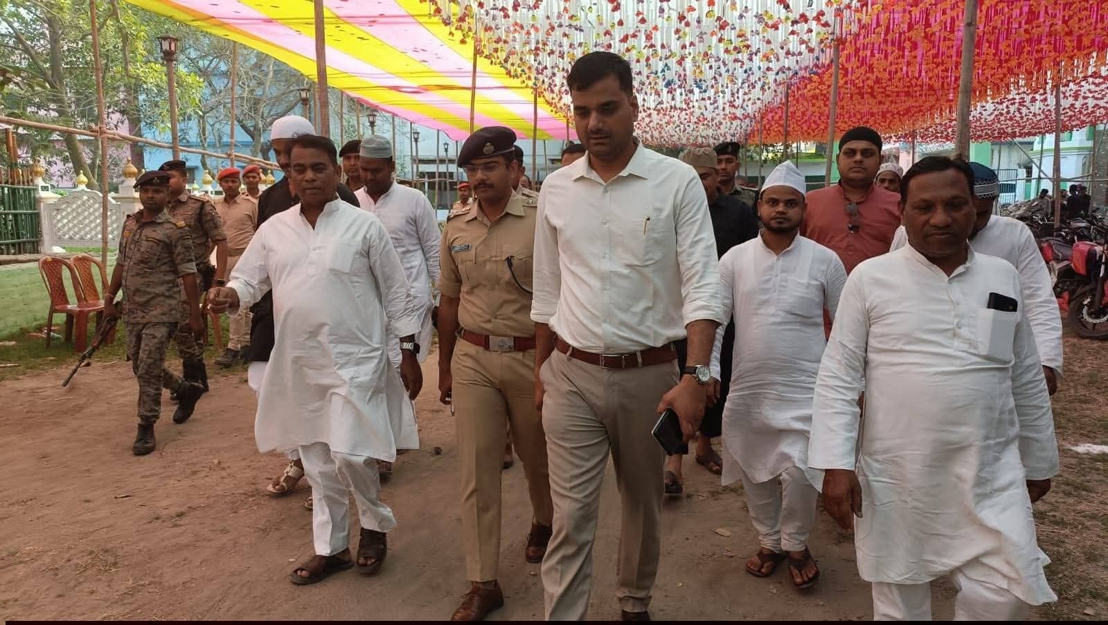 डीएम व एसपी ने ललियाही बड़ी ईदगाह का किया निरीक्षण