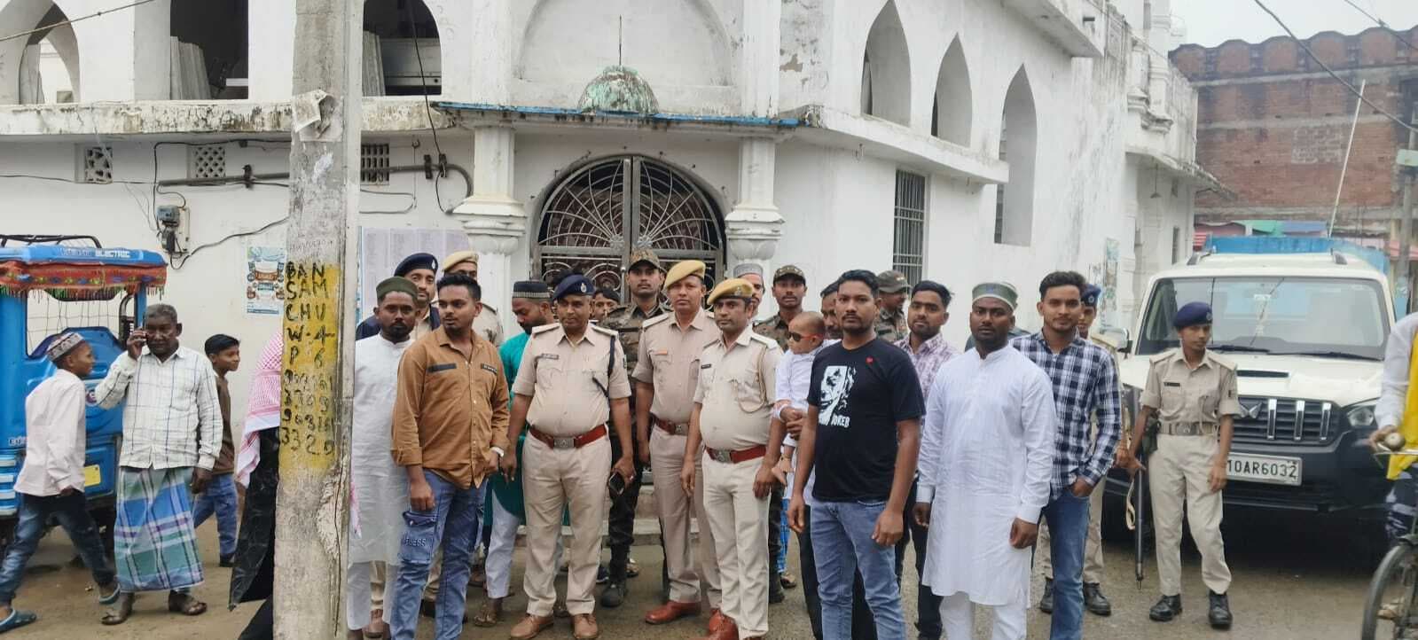 शंभुगंज में आपसी भाईचारे व सौहार्द के साथ मना ईद-उल-फितर पर्व