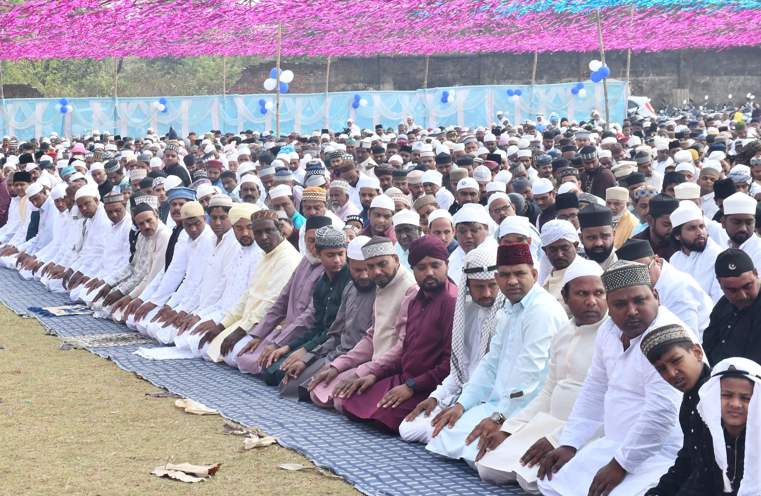 Bokaro News : बोकारो में हर्षोल्लास के साथ मनी ईद