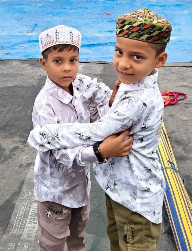 Bhagalpur news भाईचारे के माहौल में मनी ईद, गले मिल दी मुबारकबाद