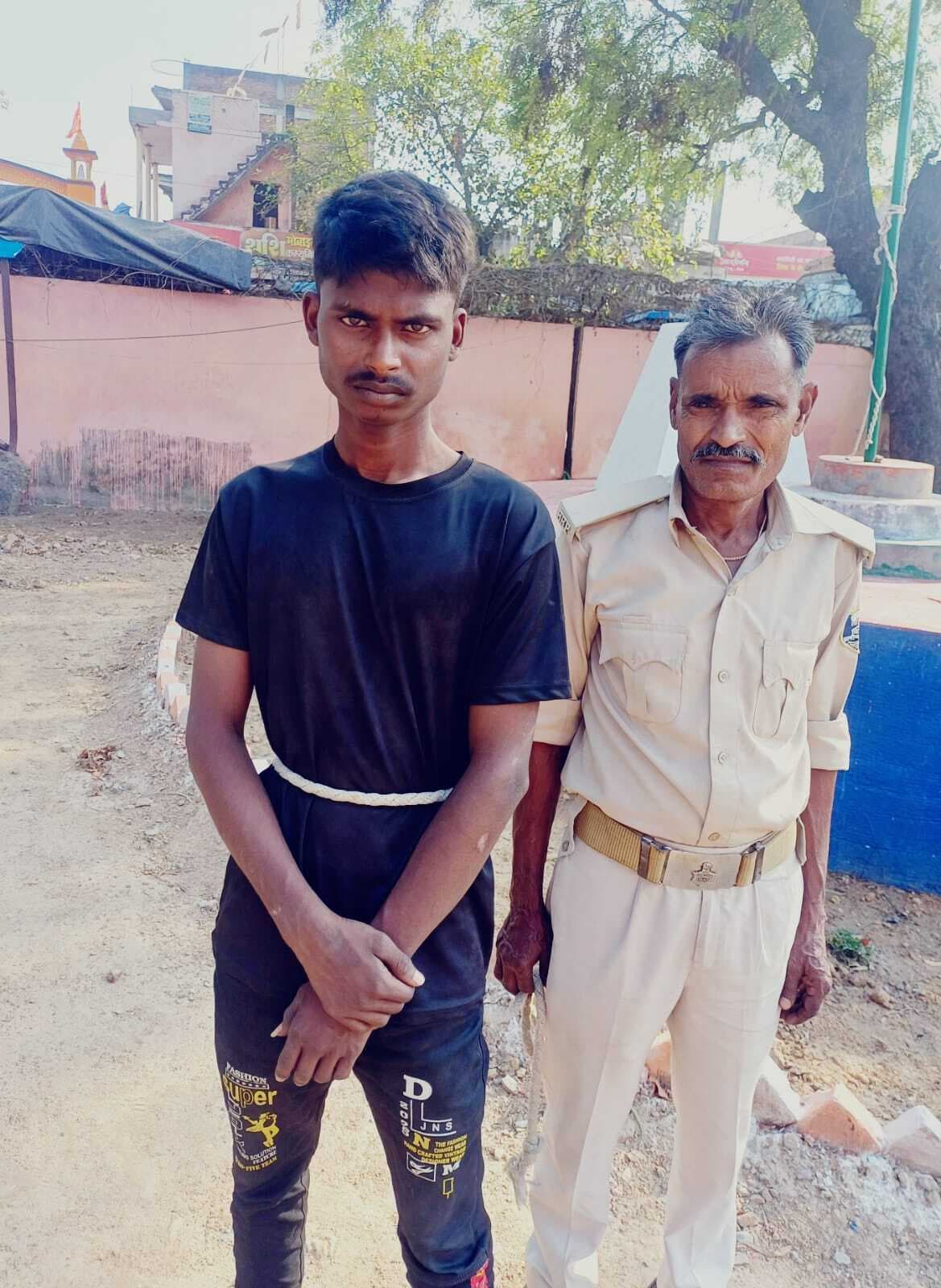 बाइक चोरी के मामले में आरोपित गिरफ्तार