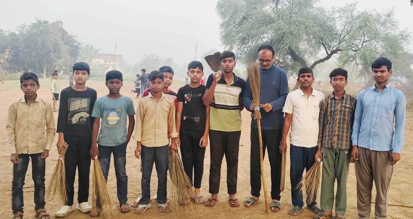 बाल विकास विद्यालय अंबा के विद्यार्थियों ने चलाया स्वच्छता अभियान