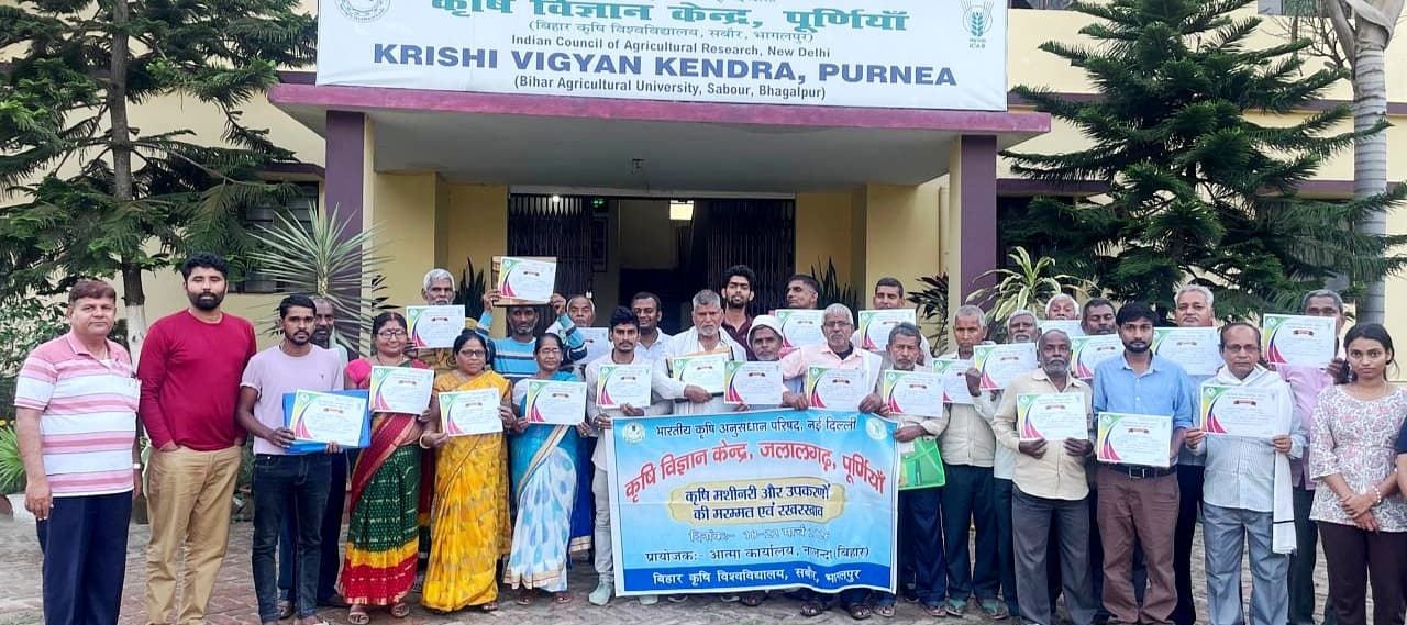 कृषि यंत्रों के रखरखाव व प्रबंधन पर केवीके में प्रशिक्षण का समापन