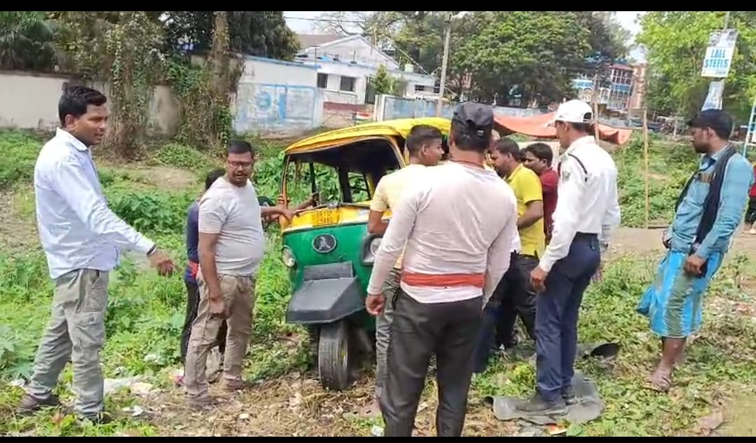 एनएचपर ई-रिक्शा पलटने से चार घायल, तीन गंभीर
