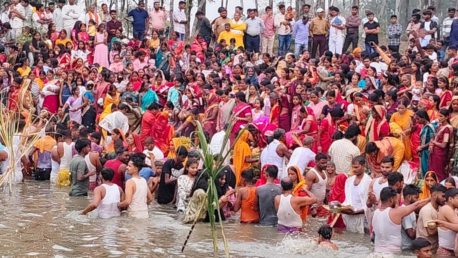 Giriidh News :मरगोडीह में 11 वर्षों बाद डालिया महापर्व की धूम