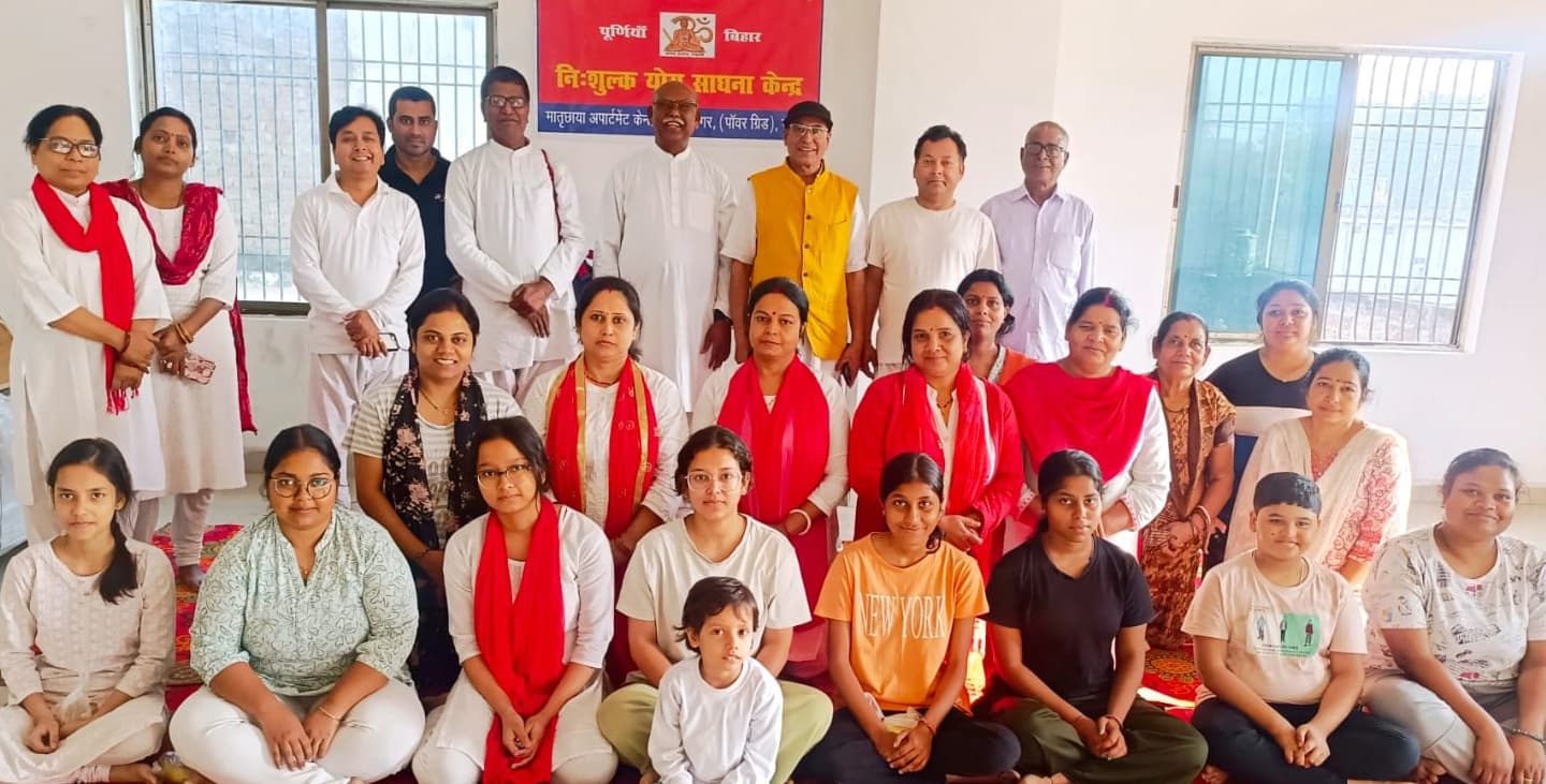 स्वस्थ रहने के लिए साधक करें नियमित योग