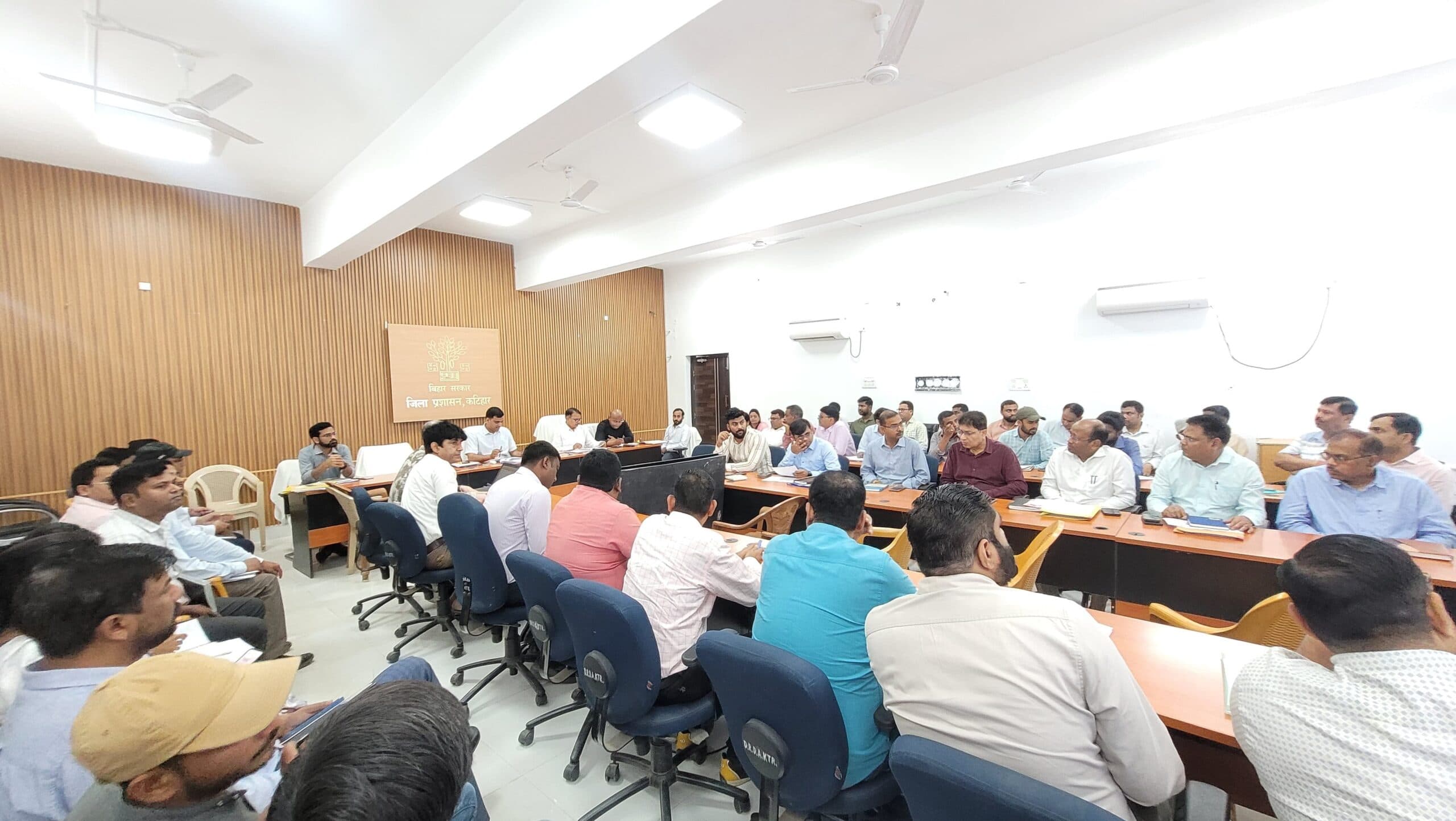 सीओ व बीएओ फसल क्षति का आकलन कर शीघ्र रिपोर्ट समर्पित करें : डीएम