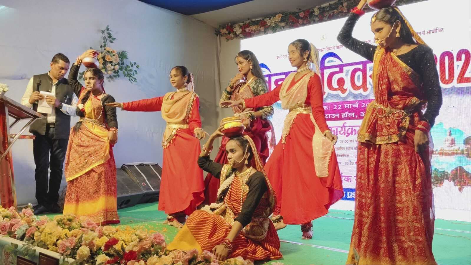 बच्चों की शानदार प्रस्तुति के कायल हुए लोग