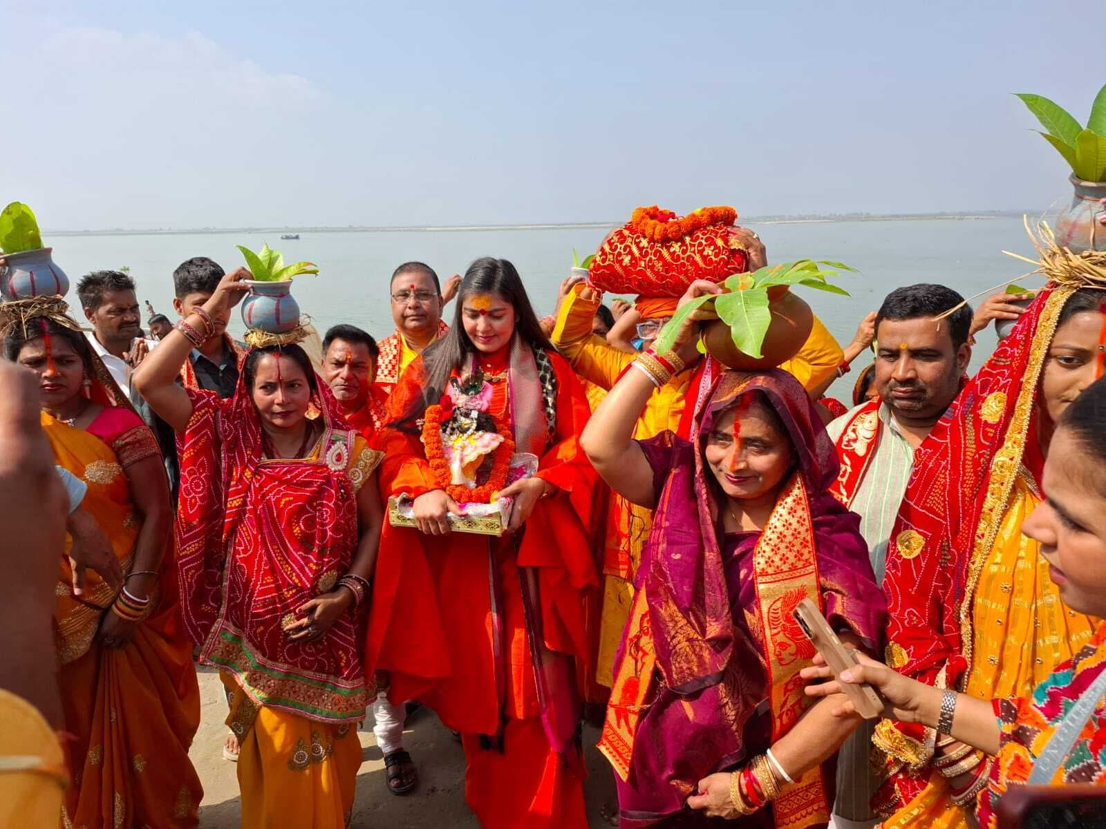 भागवत कथा शुरू, 1100 श्रद्धालु कलशयात्रा में हुए शामिल