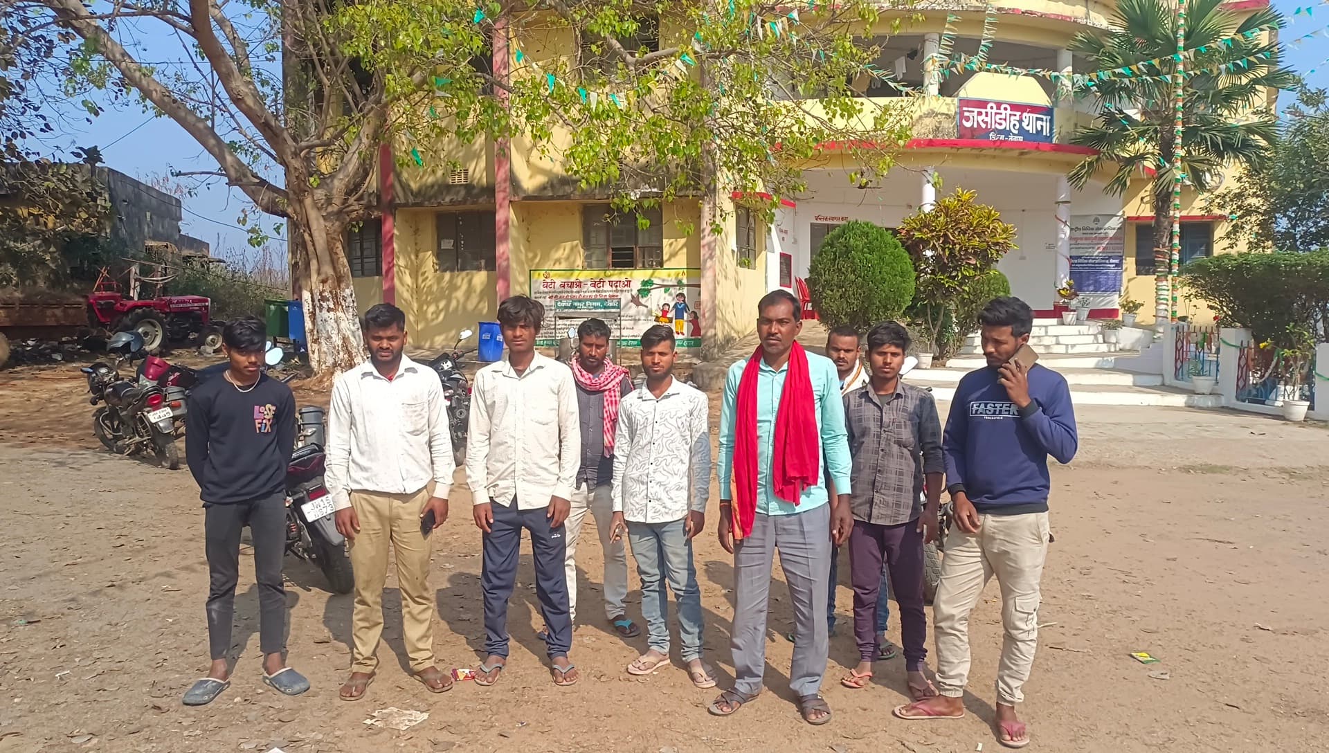 Deoghar news : रेलवे ट्रैक से बरामद अज्ञात शव का हुई पहचान, पोस्टमार्टम के बाद पुलिस ने परिजनों को सौंपा