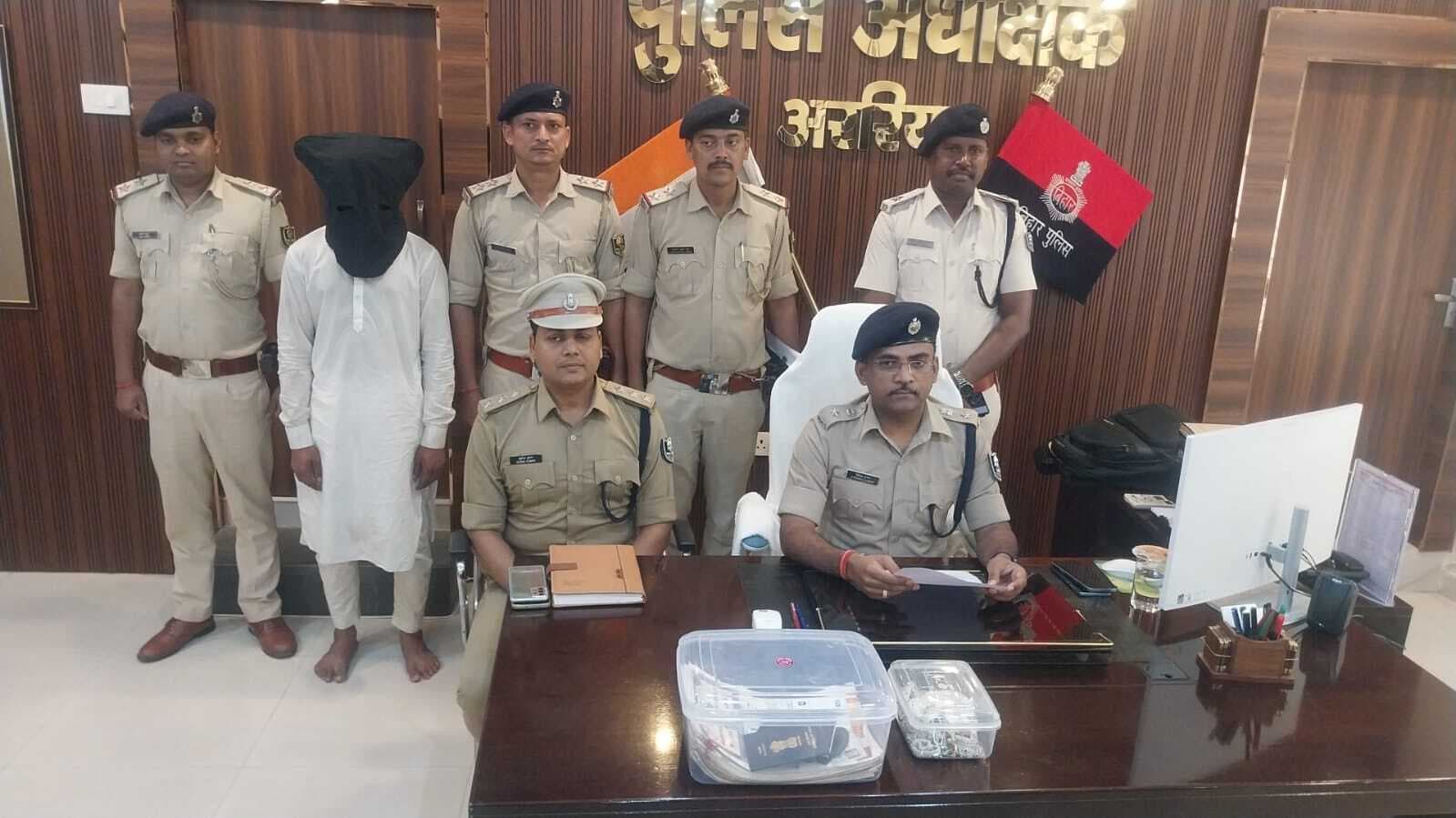 चोर गिरफ्तार, अधिकांश सामान बरामद