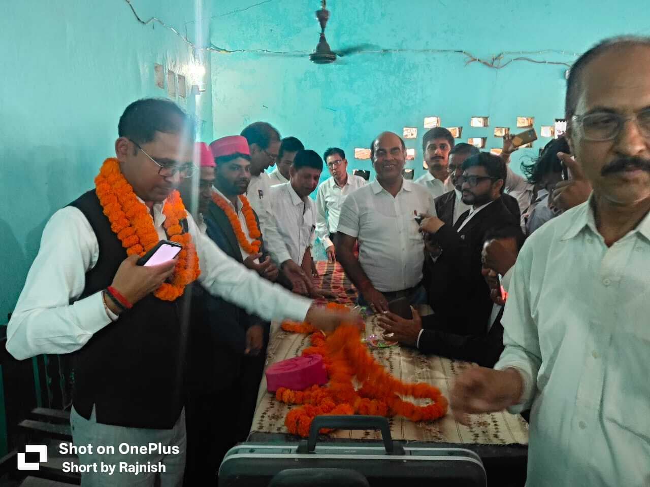 समारोह आयोजित कर न्यायिक अधिकारियों को दी गई विदाई