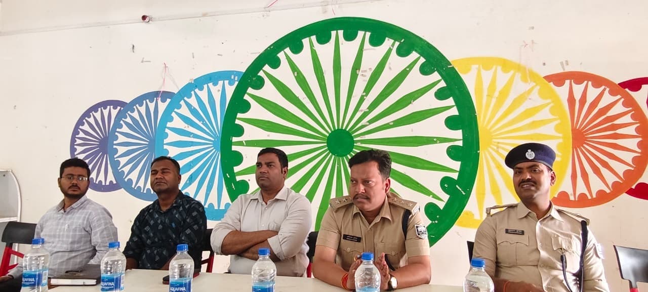 रामनवमी शोभायात्रा को लेकर उदाकिशुनगंज में प्रशासन सतर्क, समिति संग बैठक कर दिए निर्देश