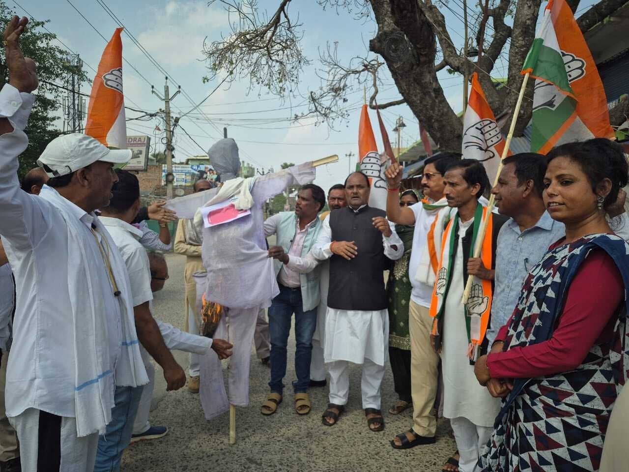 प्रधानमंत्री का पंचवटी चौक पर पुतला दहन