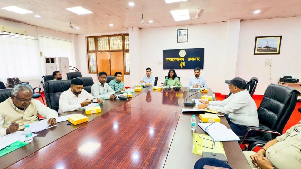 डीएमएफटी फंड का उपयोग जनहित की योजनाओं के माध्यम से हो : उपायुक्त