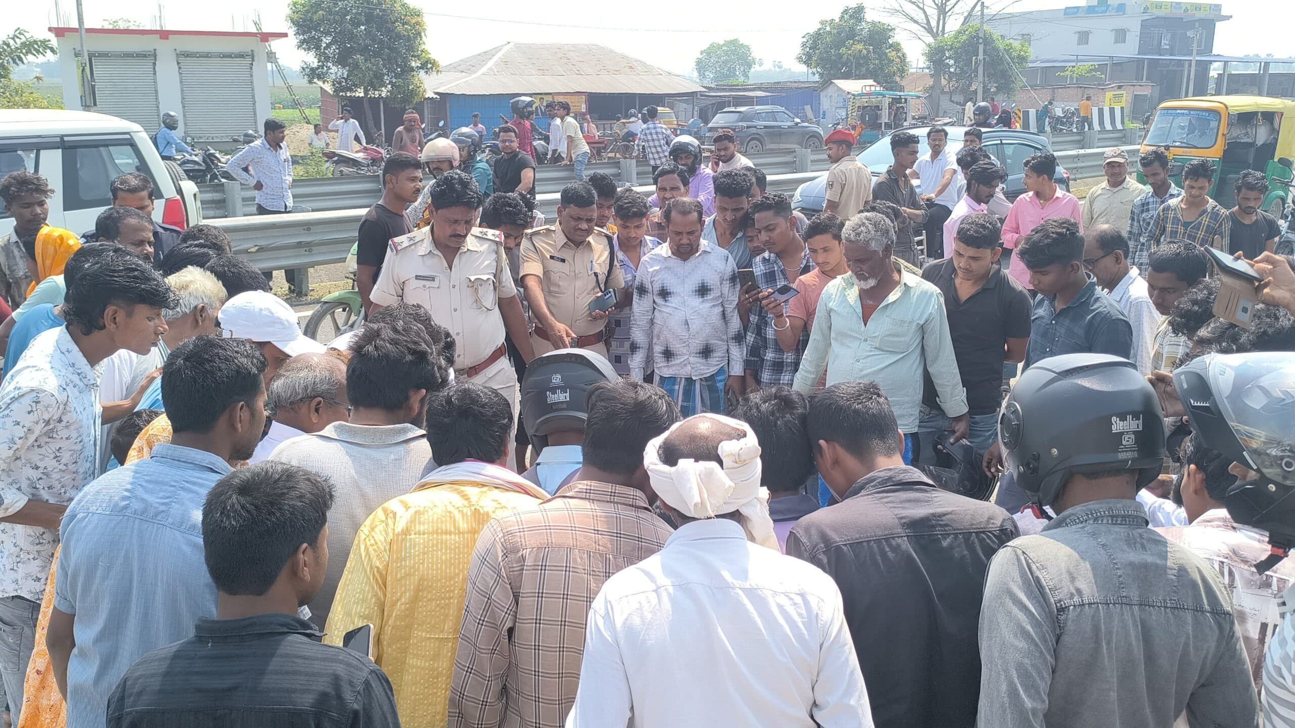 वाहन से टक्कर में बाइक सवार कटिहार के व्यक्ति की मौत