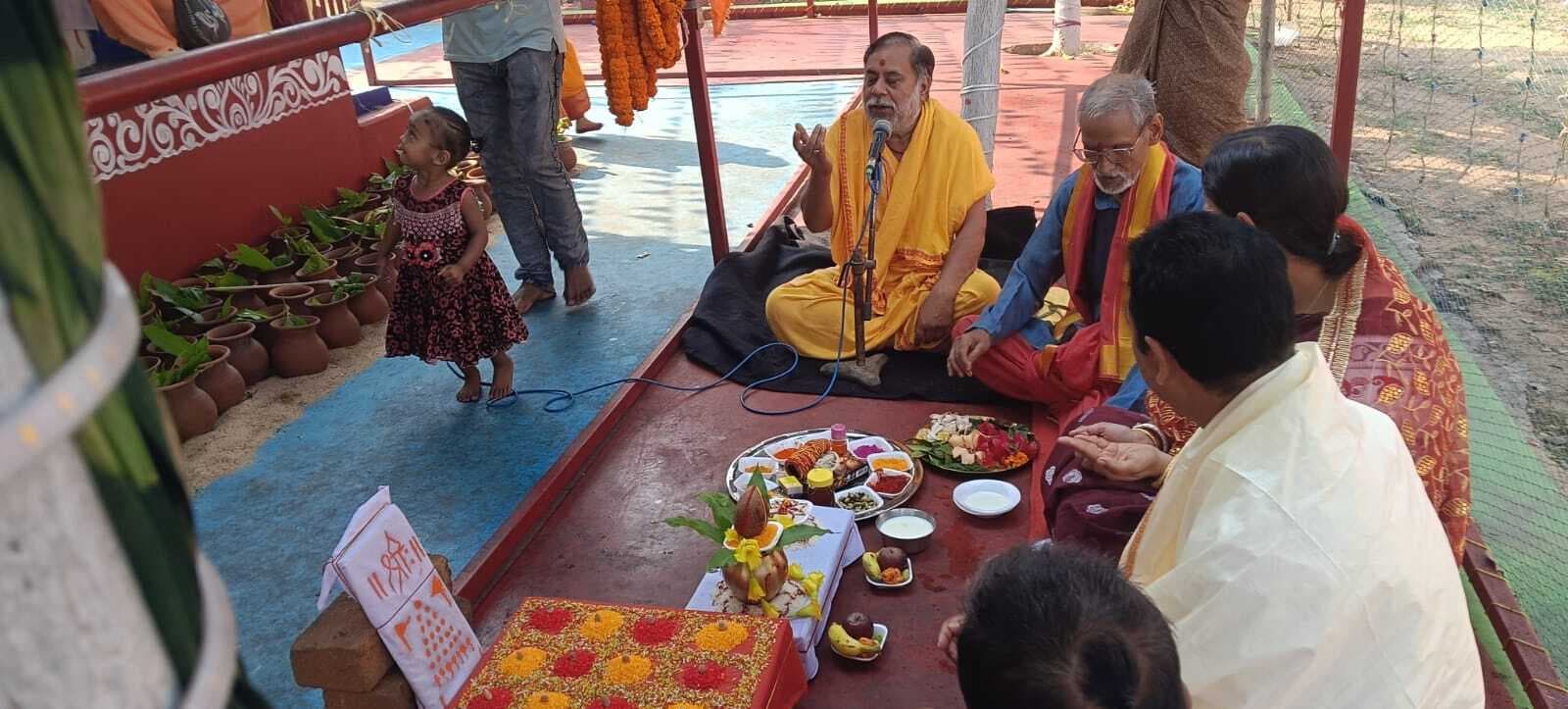 कुमीरदहा में भूमि पूजन के साथ ही महायज्ञ शुरू