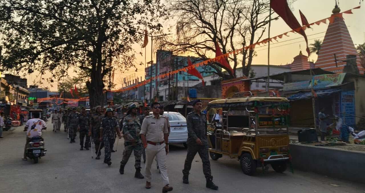 मिहिजाम पुलिस ने रामनवमी को लेकर किया फ्लैग मार्च