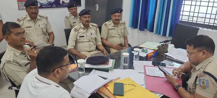 पथरगामा थाना का एसडीपीओ ने किया निरीक्षण