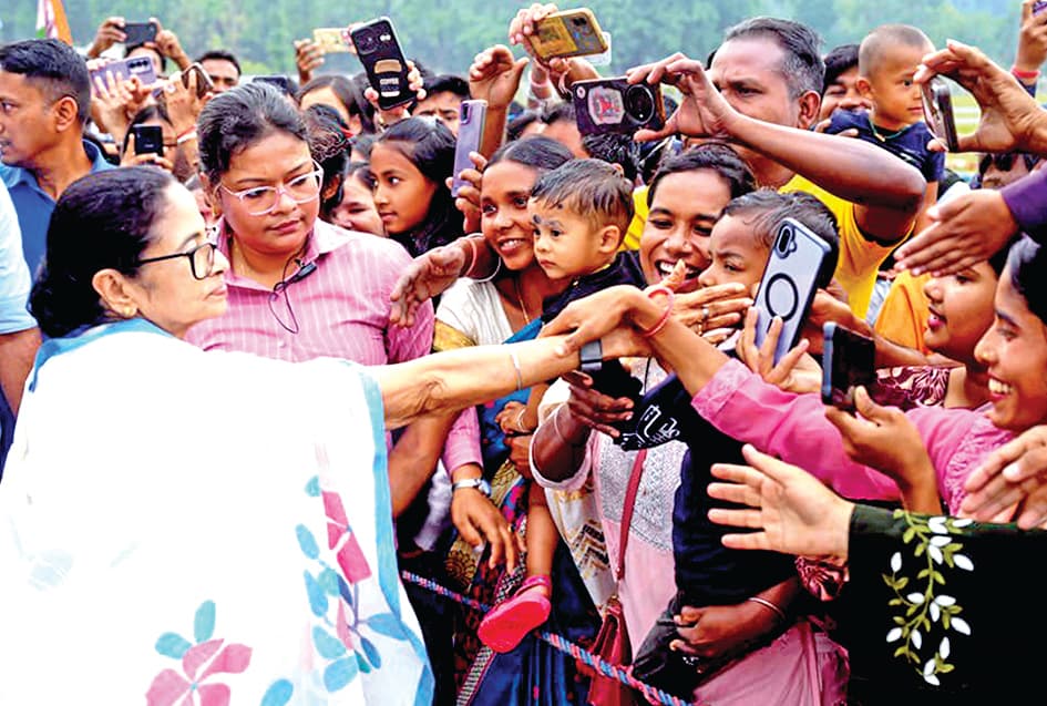 लोगों के बीच धार्मिक आधार पर नहीं होना चाहिए विभाजन : ममता