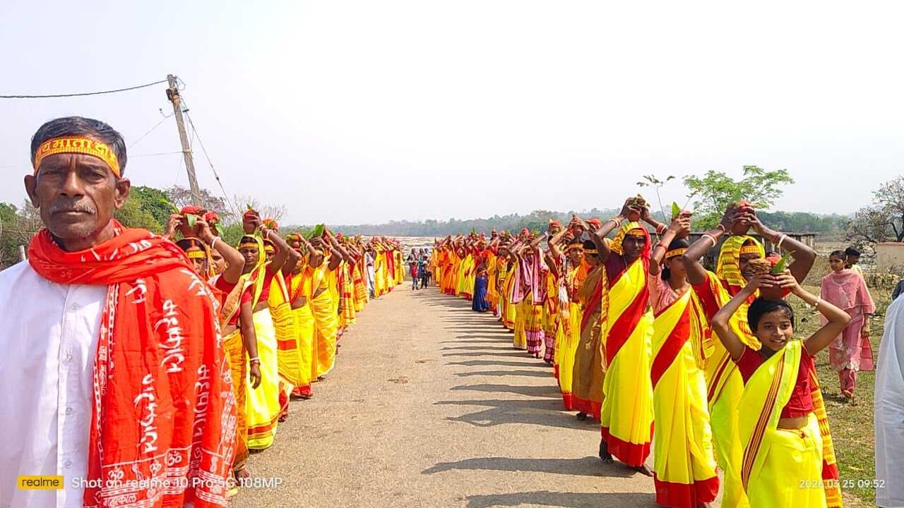 चैती दुर्गा पूजा को लेकर पांडुडीह में निकली कलश यात्रा