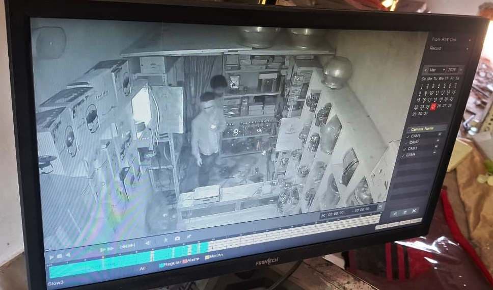रायपुरा चौक के समीप ज्वेलरी सह बर्तन दुकान में चोरी, सीसीटीवी में कैद हुई चोरों की करतूत