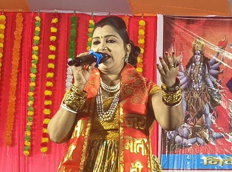 काली मंदिर प्राण प्रतिष्ठा अनुष्ठान में भजन संध्या आयोजित