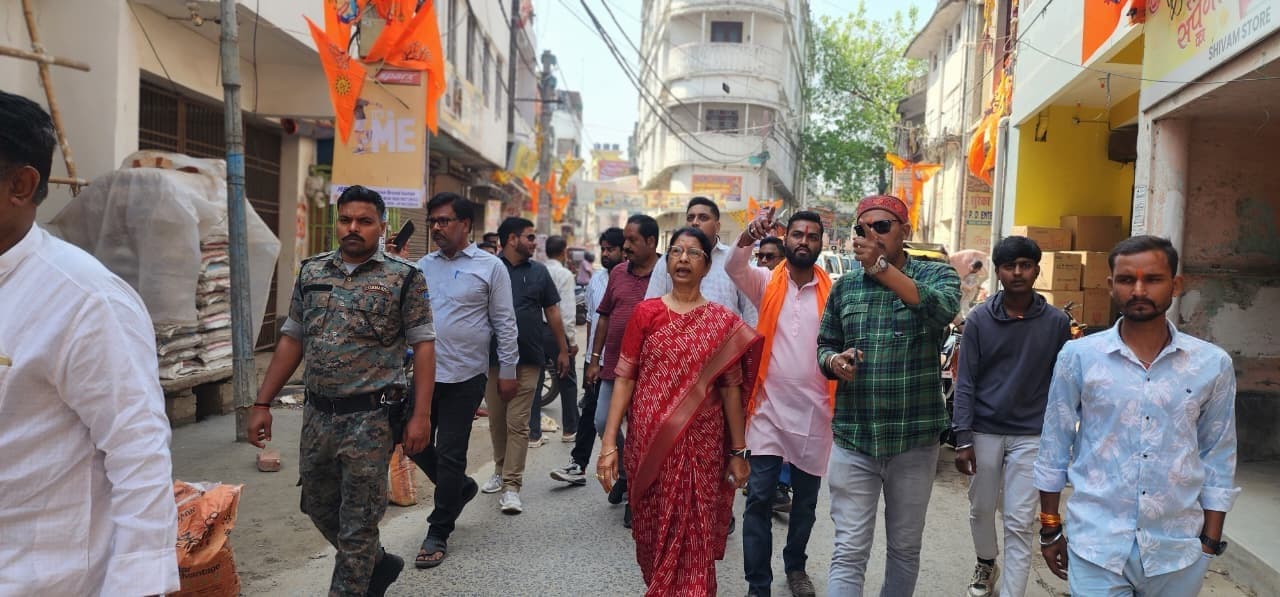 शोभायात्रा को ले महापौर ने शहर के रूटों का किया निरीक्षण