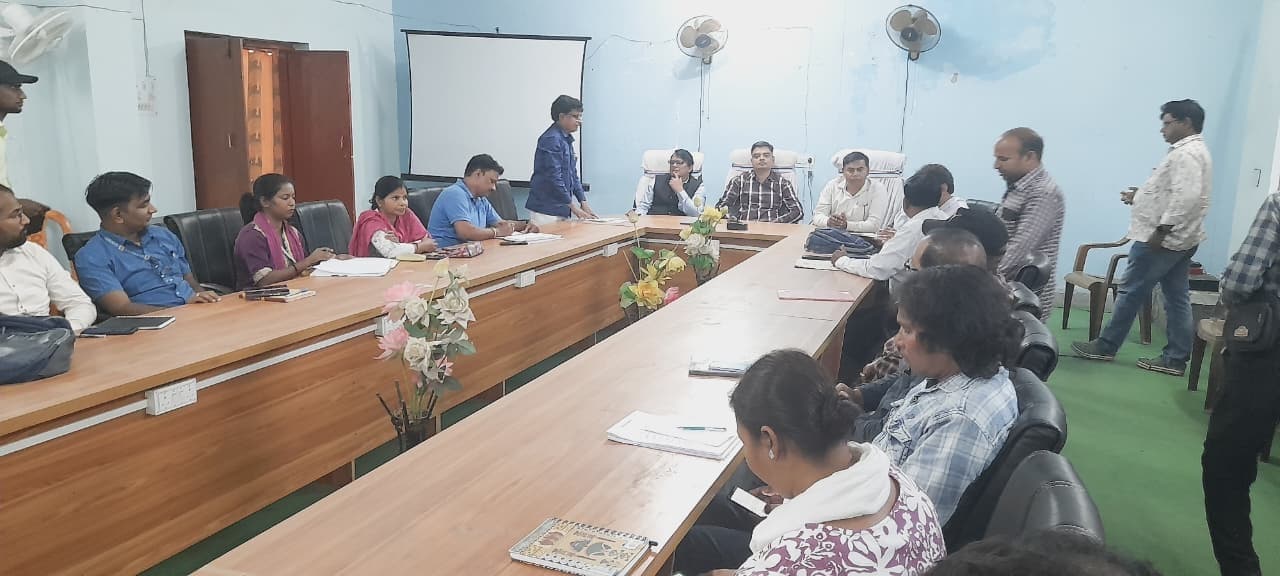 ऋण माफी सूची प्रखंड को उपलब्ध करायें: बीडीओ