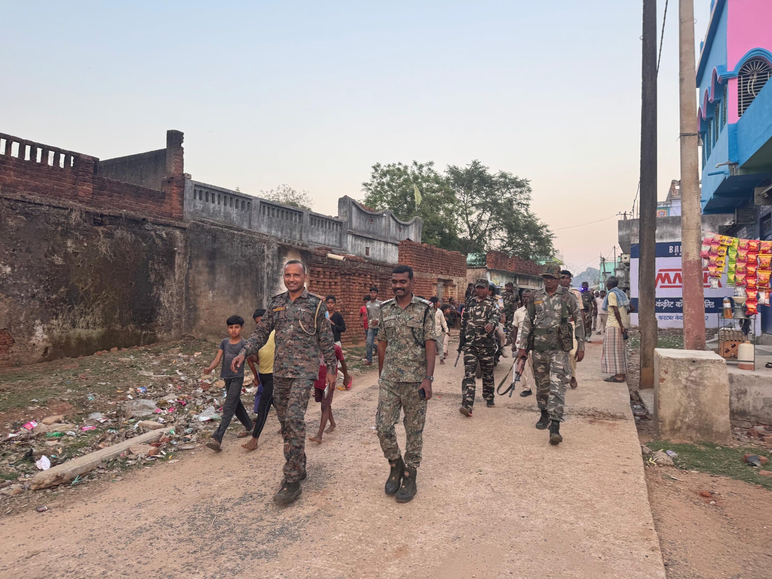 रामनवमी को लेकर पुलिस ने किया फ्लैग मार्च